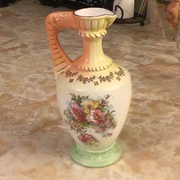 Royal Floretta Ware vase - Picture 1 of 4